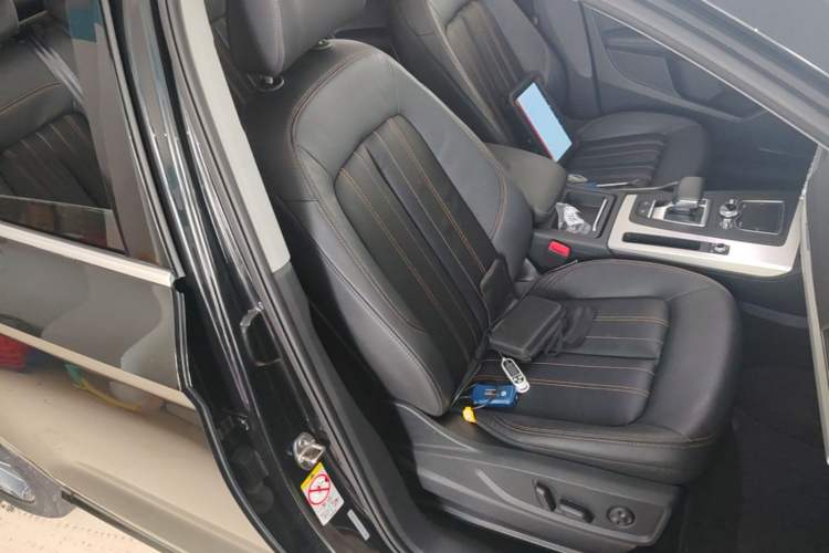 Used Audi Q5L 2018 40 TFSI Prestige Fashion Edition China VI Right Front Seat