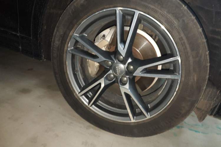 Used Audi Q5L 2018 40 TFSI Prestige Fashion Edition China VI Right Front Wheel Hub
