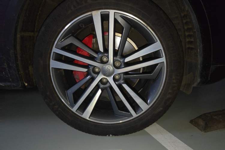 Used Audi Q5L 2018 40 TFSI Prestige Fashion Edition China V Right Front Wheel Hub