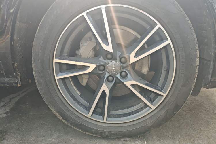 Used Audi Q5L 2018 45 TFSI Prestige Fashion Edition China VI Emission Standard Right Front Wheel Hub