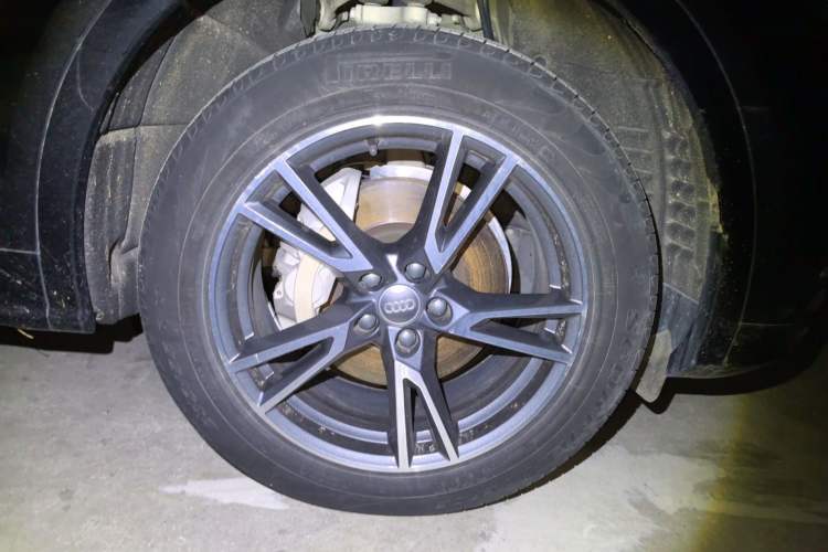 Used Audi Q5L 2018 40 TFSI Prestige Fashion Edition China VI Right Front Wheel Hub