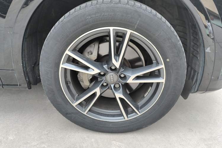 Used Audi Q5L 2018 40 TFSI Prestige Fashion Edition China VI Right Front Wheel Hub