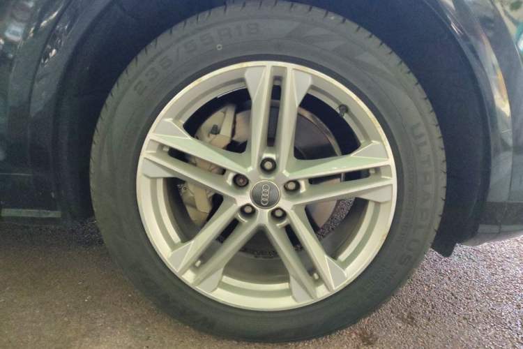 Used Audi Q5L 2018 40 TFSI Prestige Fashion Edition China VI Right Front Wheel Hub