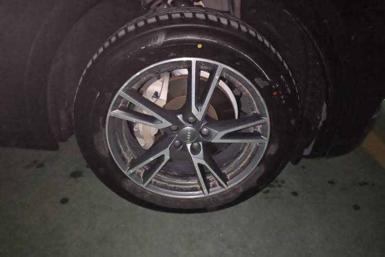 Used Audi Q5L 2018 40 TFSI Prestige Fashion Edition China VI Right Front Wheel Hub