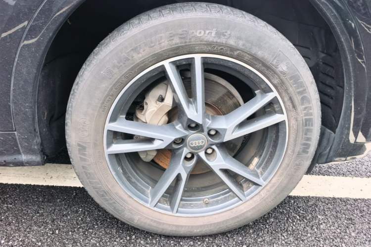 Used Audi Q5L 2018 40 TFSI Prestige Fashion Edition China VI Right Front Wheel Hub