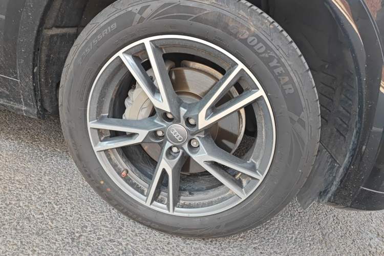 Used Audi Q5L 2018 40 TFSI Prestige Fashion Edition China VI Right Front Wheel Hub