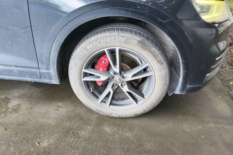 Used Audi Q5L 2018 40 TFSI Prestige Fashion Edition China VI Right Front Wheel Hub