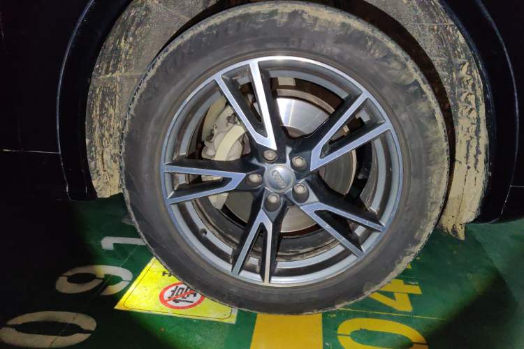 Used Audi Q5L 2018 45 TFSI Prestige Fashion Edition China V Emission Standard Right Front Wheel Hub