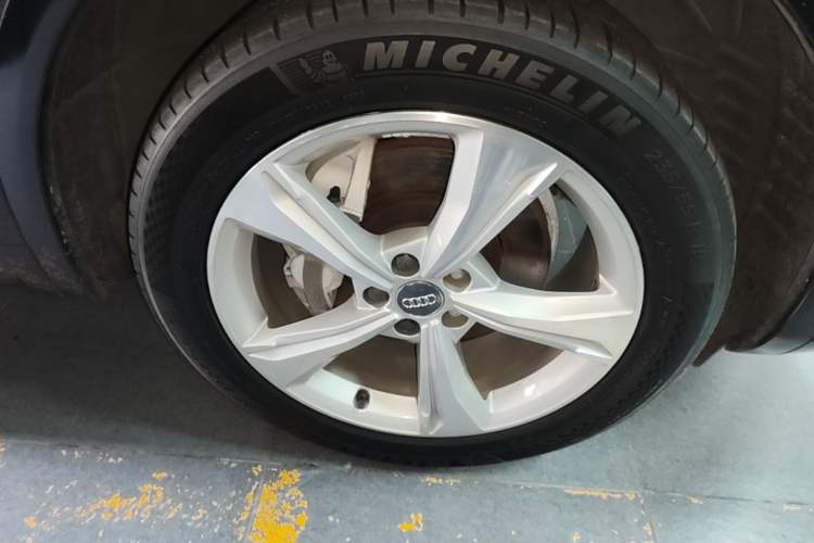 Used Audi Q5L 2018 40 TFSI Prestige Edition China V Right Front Wheel Hub