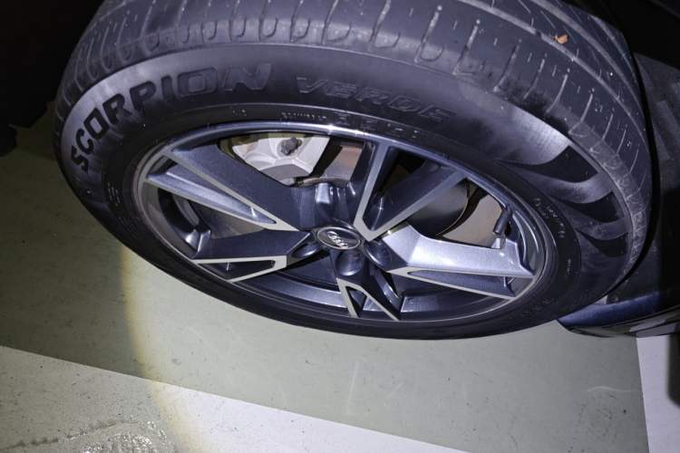 Used Audi Q5L 2018 40 TFSI Prestige Fashion Edition China VI Right Front Wheel Hub