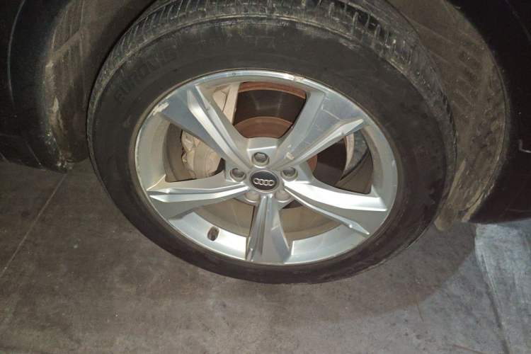 Used Audi Q5L 2018 40 TFSI Prestige Edition China V Right Front Wheel Hub