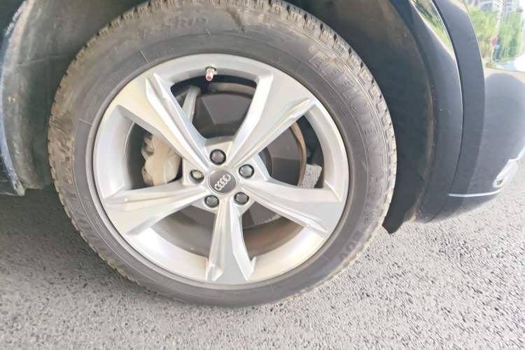 Used Audi Q5L 2018 40 TFSI Prestige Edition China V Right Front Wheel Hub