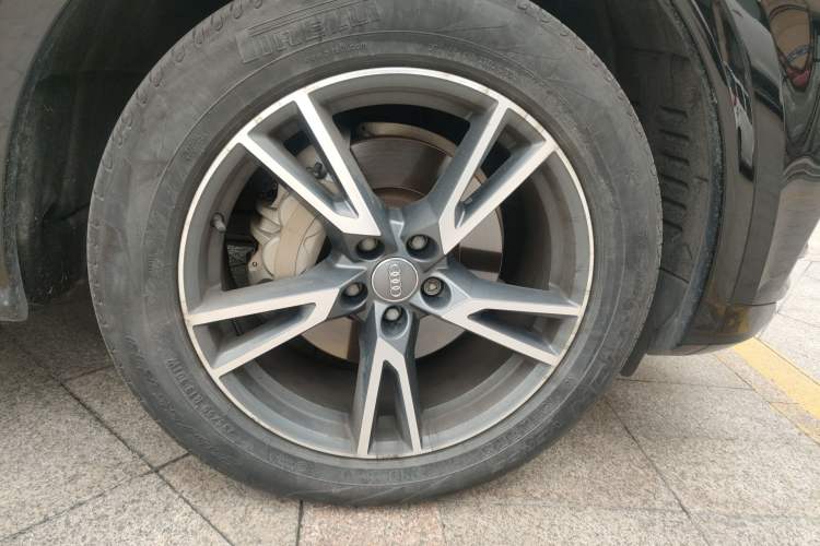 Used Audi Q5L 2018 45 TFSI Prestige Fashion Edition China V Emission Standard Right Front Wheel Hub