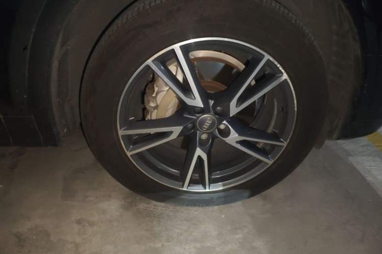 Used Audi Q5L 2018 40 TFSI Prestige Fashion Edition China VI Right Front Wheel Hub