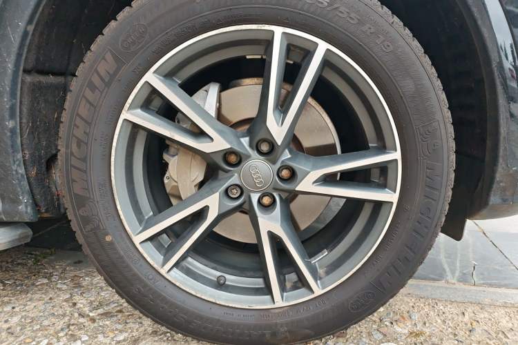 Used Audi Q5L 2018 40 TFSI Prestige Fashion Edition China V Right Front Wheel Hub