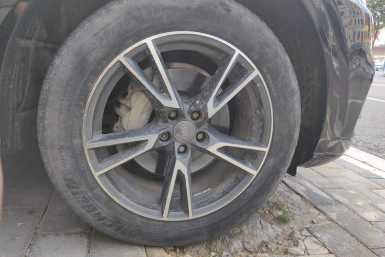 Used Audi Q5L 2018 40 TFSI Prestige Fashion Edition China VI Right Front Wheel Hub