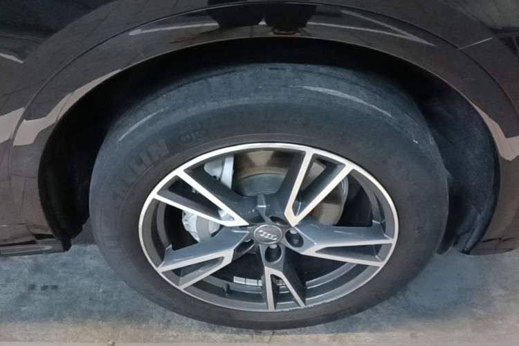 Used Audi Q5L 2018 45 TFSI Prestige Fashion Edition China V Emission Standard Right Front Wheel Hub