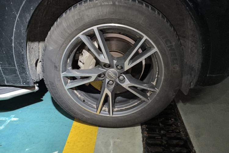 Used Audi Q5L 2018 45 TFSI Prestige Fashion Edition China V Emission Standard Right Front Wheel Hub