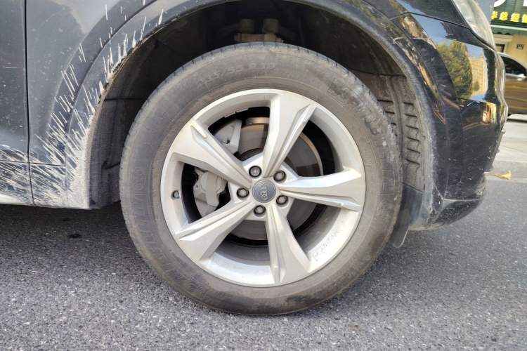 Used Audi Q5L 2018 40 TFSI Prestige Edition China VI Emission Standard Right Front Wheel Hub