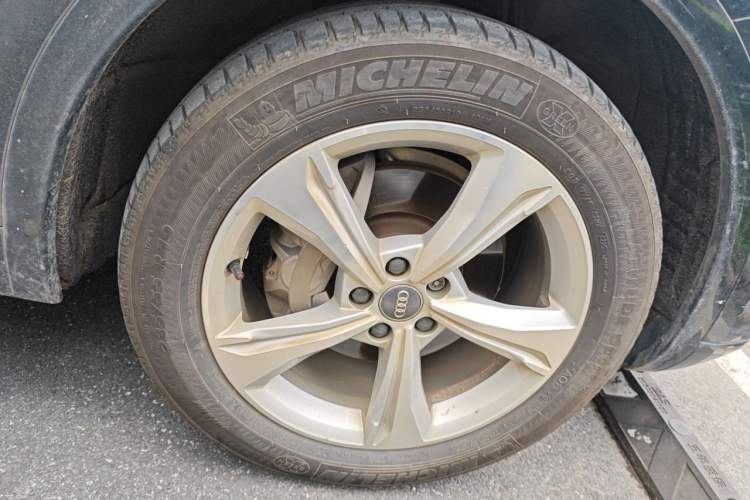 Used Audi Q5L 2018 40 TFSI Prestige Edition China VI Emission Standard Right Front Wheel Hub