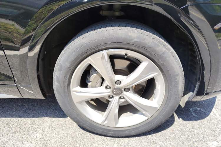 Used Audi Q5L 2018 40 TFSI Prestige Edition China VI Emission Standard Right Front Wheel Hub
