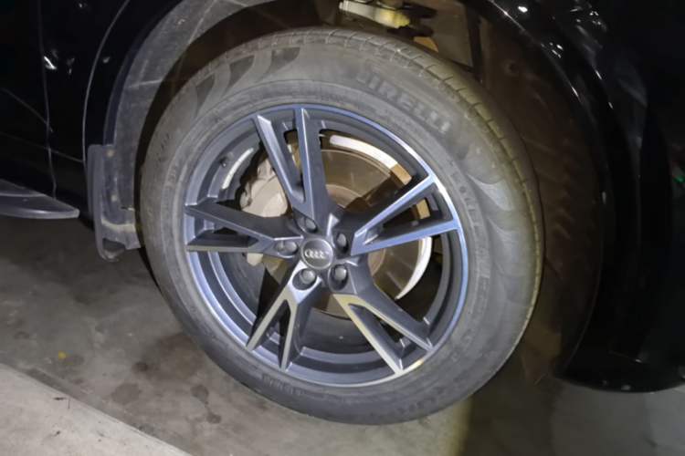 Used Audi Q5L 2018 40 TFSI Prestige Fashion Edition China VI Right Front Wheel Hub