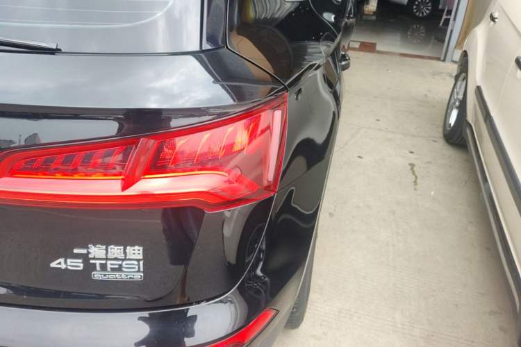 Used Audi Q5L 2018 45 TFSI Prestige Elegant Version China V Right Rear Taillight