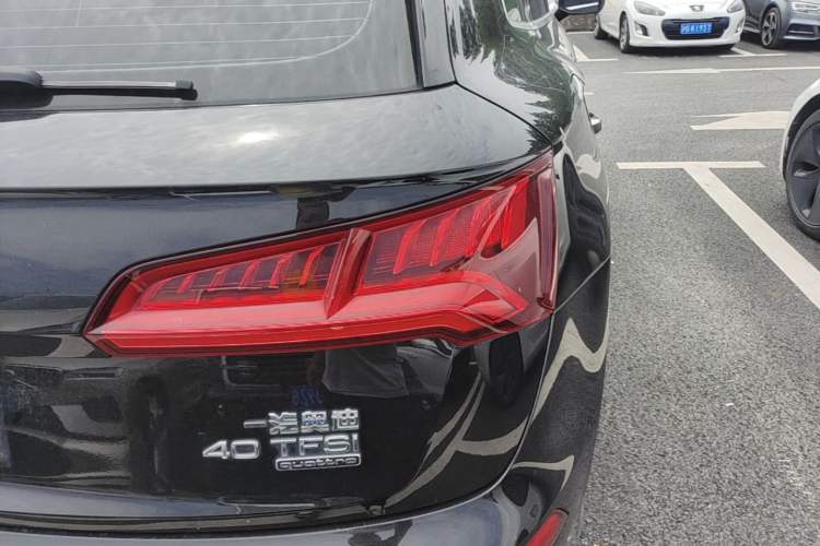Used Audi Q5L 2018 40 TFSI Prestige Fashion Edition China V Right Rear Taillight