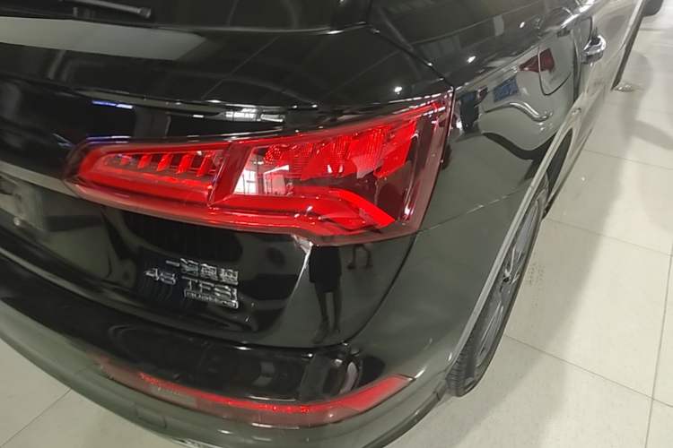 Used Audi Q5L 2018 45 TFSI Prestige Fashion Edition China VI Emission Standard Right Rear Taillight
