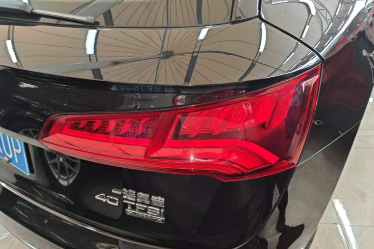 Used Audi Q5L 2018 40 TFSI Prestige Edition China VI Emission Standard Right Rear Taillight