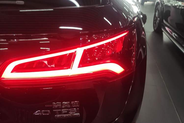 Used Audi Q5L 2018 40 TFSI Prestige Fashion Edition China VI Right Rear Taillight
