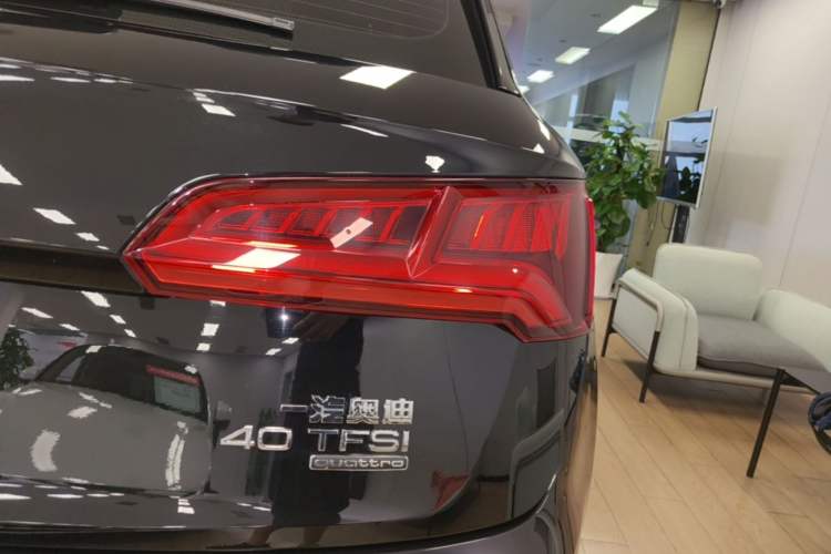 Used Audi Q5L 2018 40 TFSI Prestige Fashion Edition China VI Right Rear Taillight