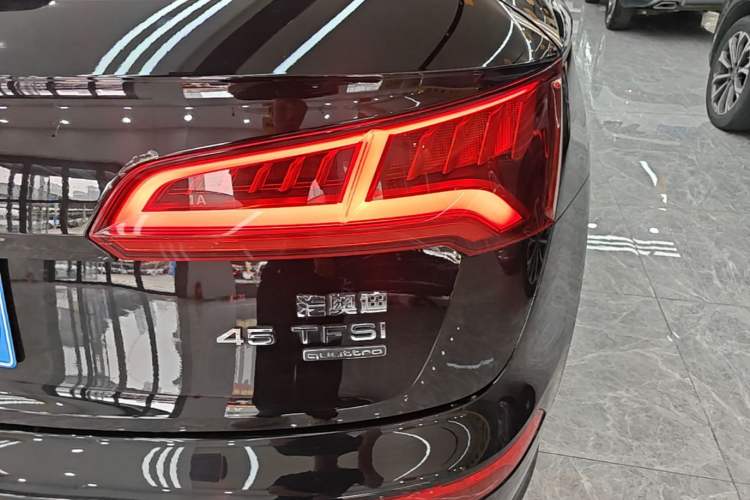 Used Audi Q5L 2018 45 TFSI Prestige Fashion Edition China VI Emission Standard Right Rear Taillight