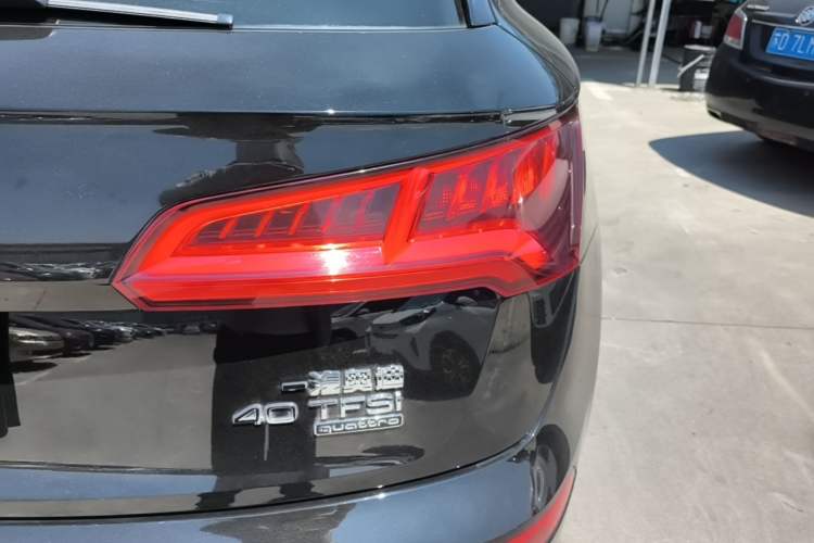 Used Audi Q5L 2018 40 TFSI Prestige Fashion Edition China VI Right Rear Taillight