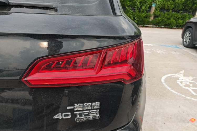 Used Audi Q5L 2018 40 TFSI Prestige Fashion Edition China VI Right Rear Taillight