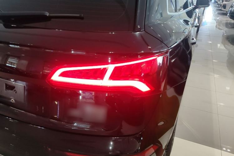 Used Audi Q5L 2018 40 TFSI Prestige Fashion Edition China VI Right Rear Taillight