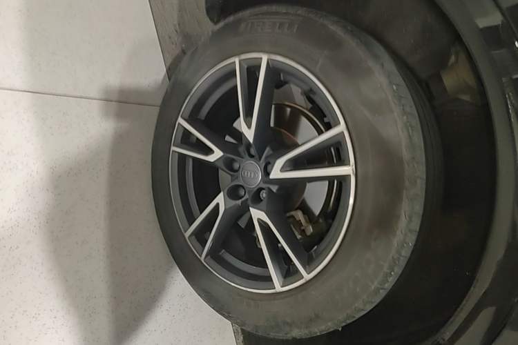 Used Audi Q5L 2018 45 TFSI Prestige Fashion Edition China VI Emission Standard Right Rear Wheel Hub