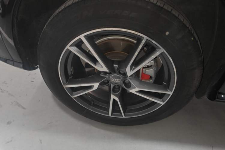 Used Audi Q5L 2018 40 TFSI Prestige Fashion Edition China VI Right Rear Wheel Hub