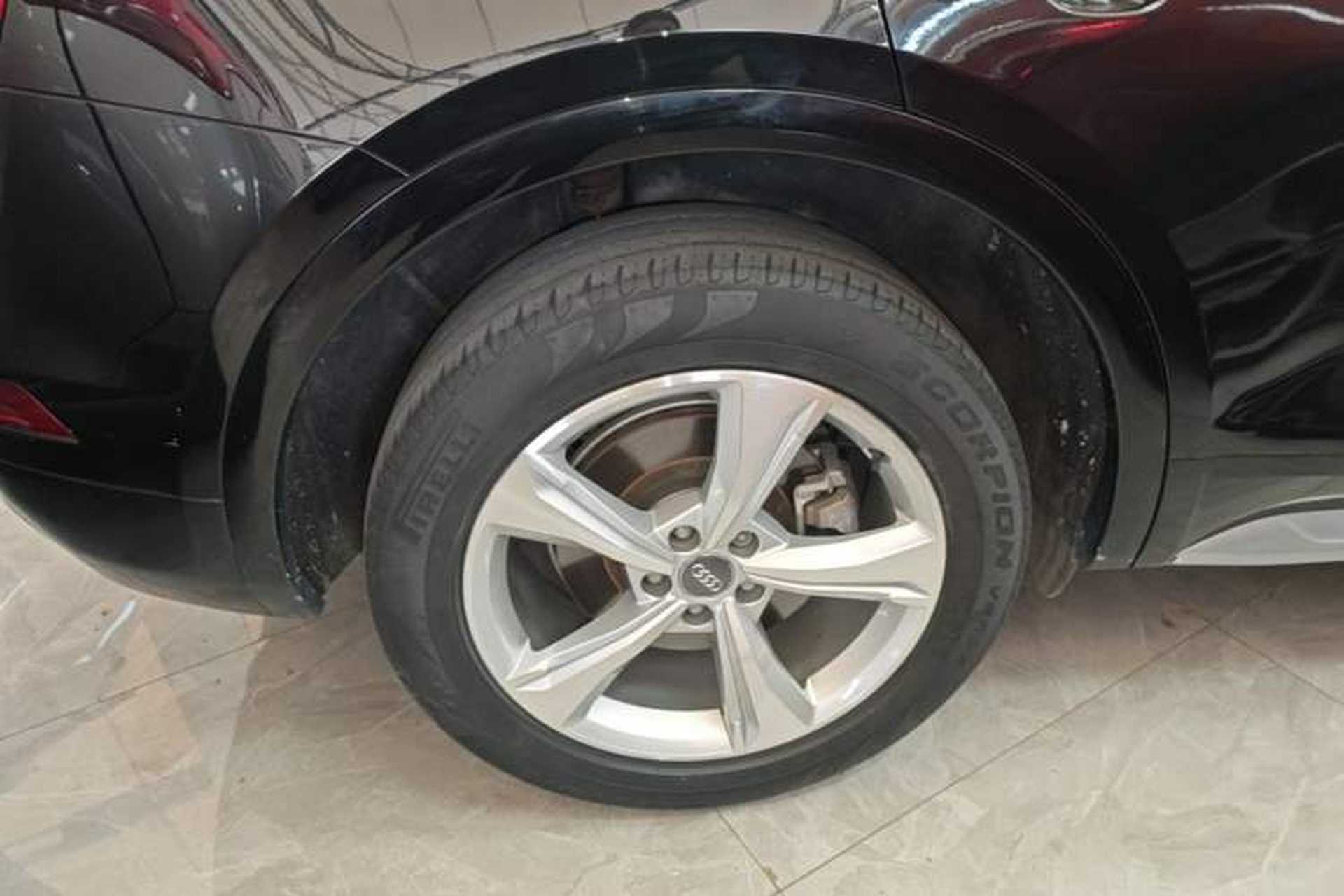 Used Audi Q5L 2018 40 TFSI Prestige Edition China VI Emission Standard Right Rear Wheel Hub