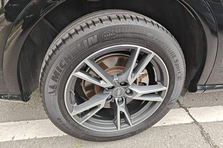 Used Audi Q5L 2018 40 TFSI Prestige Fashion Edition China VI Right Rear Wheel Hub