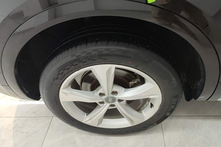 Used Audi Q5L 2018 40 TFSI Prestige Edition China V Right Rear Wheel Hub
