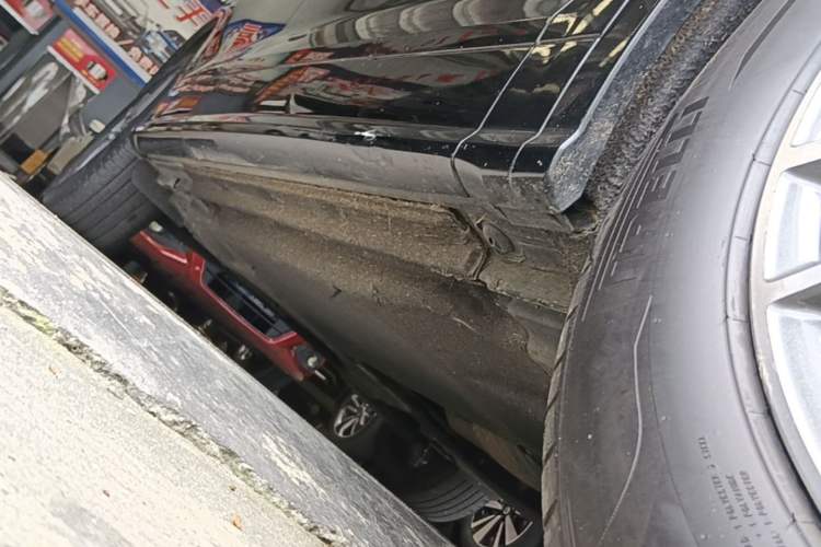 Used Audi Q5L 2018 40 TFSI Prestige Fashion Edition China V Right Side Sill