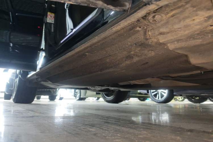 Used Audi Q5L 2018 40 TFSI Prestige Fashion Edition China VI Right Side Sill