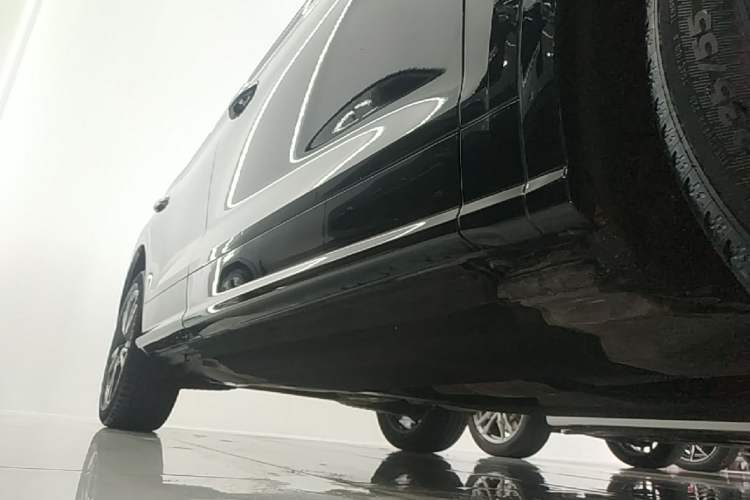 Used Audi Q5L 2018 40 TFSI Prestige Fashion Edition China VI Right Side Sill