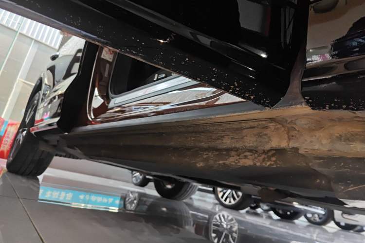 Used Audi Q5L 2018 40 TFSI Prestige Fashion Edition China V Right Side Sill