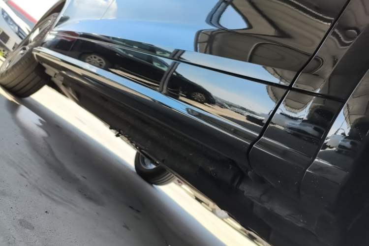 Used Audi Q5L 2018 40 TFSI Prestige Fashion Edition China VI Right Side Sill