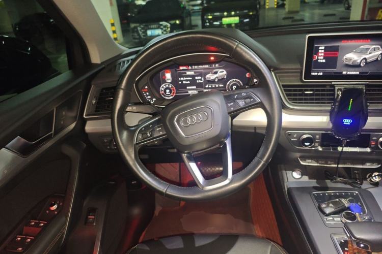 Used Audi Q5L 2018 40 TFSI Prestige Fashion Edition China VI Steering Wheel