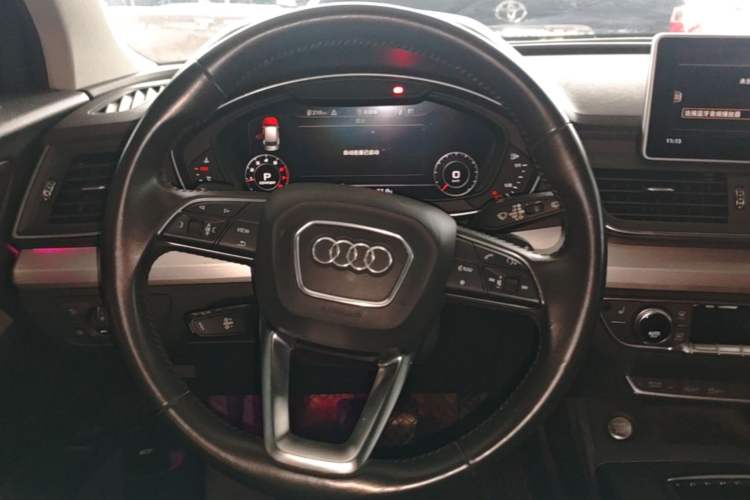Used Audi Q5L 2018 40 TFSI Prestige Fashion Edition China VI Steering Wheel