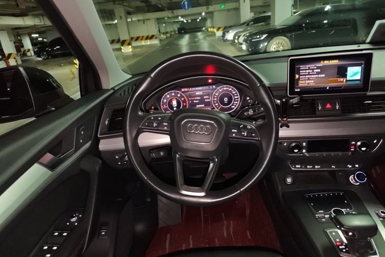 Used Audi Q5L 2018 40 TFSI Prestige Fashion Edition China V Steering Wheel