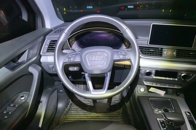 Used Audi Q5L 2018 40 TFSI Prestige Fashion Edition China VI Steering Wheel